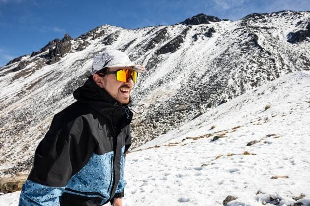 MR_ID32040_23120_AdrianUribe.jpg, MR_ID32040_23123_JulianBorja.jpg, MR_ID32040_23119_EnidIslas.jpg, MR_ID32040_23122_VanessaLaguna.jpg, MR_ID32040_23116_FernandoAlanis.jpg, MR_ID32040_23117_EduardoGavira.jpg, MR_ID32040_23118_VictorValderramos.jpg, MR_ID32 A cheerful man enjoys a winter hike in the snowy mountains, equipped with a stylish jacket and sport sunglasses. The scenic view highlights the adventure of outdoor exploration. Model Released EduardoGavira_ID32040_1090851_014 Copyright: xEduardoxGavirax RECORD DATE NOT STATED