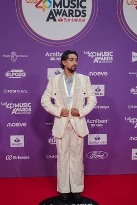 Photocall of Los40 Music Awards Santander 2025 in Valencia Singer Paul Thin during the photocall prior to the Los40 Music Awards Santander 2025, at the Roig Arena, on November 7, 2025, in Valencia, Comunidad Valenciana Spain This edition marks the 20th anniversary of the awards, considered one of the most important music events in Spain and internationally 07 NOVEMBER 2025 MUSIC FAMOUS SINGERS LOS 40 POSED PHOTOCALL Valencia Comunidad Valenciana Valencia Comunidad Valenciana Spain  Copyright: xJorgexGilx 7083994