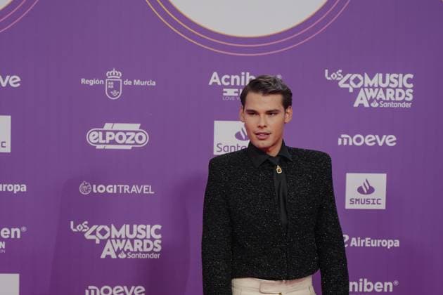 Photocall of Los40 Music Awards Santander 2025 in Valencia Singer Pascal during the photocall prior to the Los40 Music Awards Santander 2025, at the Roig Arena, on November 7, 2025, in Valencia, Comunidad Valenciana Spain This edition marks the 20th anniversary of the awards, considered one of the most important music events in Spain and internationally 07 NOVEMBER 2025 MUSIC FAMOUS SINGERS LOS 40 POSED PHOTOCALL Valencia Comunidad Valenciana Valencia Comunidad Valenciana Espana  Copyright: xJorgexGilx 7083998