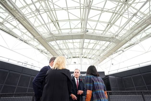 November 7, 2025, Toronto, On, CANADA: Prime Minister Mark Carney tours the Harbourfront Centre in Toronto, Friday, Nov. 7, 2025. Toronto CANADA  - ZUMAc35_ 20251107_zaf_c35_024 Copyright: xNathanxDenettex