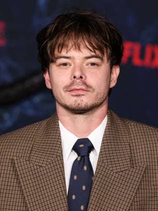 Los Angeles Premiere Of Netflix s Stranger Things Season 5 HOLLYWOOD, LOS ANGELES, CALIFORNIA, USA - NOVEMBER 06: Charlie Heaton arrives at the Los Angeles Premiere Of Netflix s Stranger Things Season 5 held at the TCL Chinese Theatre IMAX on November 6, 2025 in Hollywood, Los Angeles, California, United States., Credit:Xavier Collin Avalon United States, California, Hollywood, TCL Chinese Theatre IMAX Copyright: xXavierxCollinx xAvalonx 1050956846