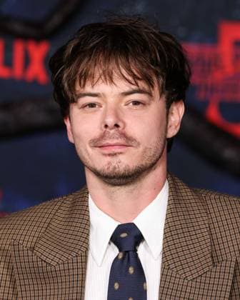 Los Angeles Premiere Of Netflix s Stranger Things Season 5 HOLLYWOOD, LOS ANGELES, CALIFORNIA, USA - NOVEMBER 06: Charlie Heaton arrives at the Los Angeles Premiere Of Netflix s Stranger Things Season 5 held at the TCL Chinese Theatre IMAX on November 6, 2025 in Hollywood, Los Angeles, California, United States., Credit:Xavier Collin Avalon United States, California, Hollywood, TCL Chinese Theatre IMAX Copyright: xXavierxCollinx xAvalonx 1050957023
