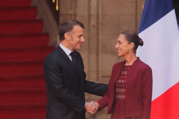 French President Emmanuel Macron working visit to Mexico Mexico™s President Claudia Sheinbaum Pardo and French President Emmanuel Macron during the welcome ceremony as part of Emmanuel Macron working visit to Mexico at the National Palace. on November 7, 2025 in Mexico City, Mexico. (Photo by Carlos Santiago Eyepix Group) Copyright: xCarlosxSantiago xEyepixxGroupx CS_07112025_172614