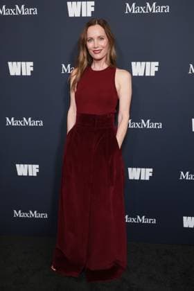 Women in Film - WIF Honors 2025 Leslie Mann,wearing Max Mara, attends the 2025 WIF Honors Presented By Max Mara at the Beverly Hilton on November 06, 2025 in Los Angeles, California. Beverly Hills The Beverly Hilton CA USA Copyright: xCraSH imageSPACEx
