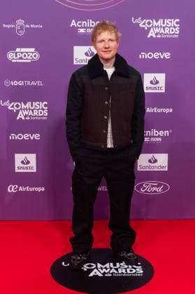 Photocall of Los40 Music Awards Santander 2025 in Valencia Singer Ed Sheeran during the photocall prior to the Los40 Music Awards Santander 2025, at the Roig Arena, on November 7, 2025, in Valencia, Comunidad Valenciana Spain This edition marks the 20th anniversary of the awards, considered one of the most important music events in Spain and internationally 07 NOVEMBER 2025 MUSIC FAMOUS SINGERS LOS 40 POSED PHOTOCALL Valencia Comunidad Valenciana Valencia Comunidad Valenciana Spain  Copyright: xJorgexGilx 7084384