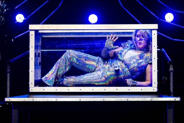 AMSTERDAM Katja Schuurman and Babette van Veen during a performance of Het Grote Ademnood Discobal (The Big Breathlessness Disco Ball) at AFAS Live. The concert was held to celebrate the 30th anniversary of the number-one hit Ademnood (Breathlessness). ANP RAMON VAN FLYMEN netherlands out - belgium out  Copyright: xx x541515904x originalFilename: 541515904.jpg