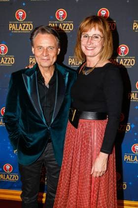 Gala-Premiere 2025 der Palazzo Dinner Show im Spiegelpalast in Berlin Berlin, 7.11.2025 Wolfgang Bahro mit Ehefrau Barbara Bahro bei der Gala-Premiere 2025 der Palazzo Dinner Show im Spiegelpalast in Berlin Berlin Copyright: xMatthiasxGränzdörferx