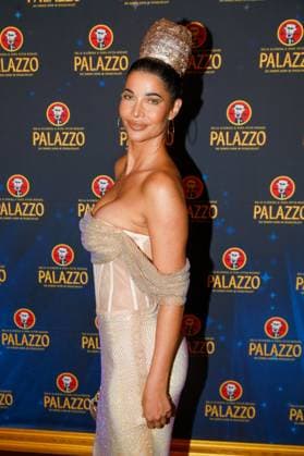 Gala-Premiere 2025 der Palazzo Dinner Show im Spiegelpalast in Berlin Berlin, 7.11.2025 Micaela Schäfer bei der Gala-Premiere 2025 der Palazzo Dinner Show im Spiegelpalast in Berlin Berlin Copyright: xMatthiasxGränzdörferx