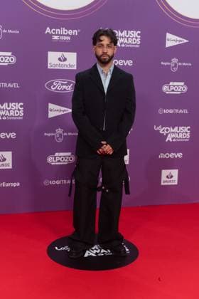 Photocall of Los40 Music Awards Santander 2025 in Valencia Singer Mora during the photocall prior to the Los40 Music Awards Santander 2025, at the Roig Arena, on November 7, 2025, in Valencia, Comunidad Valenciana Spain This edition marks the 20th anniversary of the awards, considered one of the most important music events in Spain and internationally 07 NOVEMBER 2025 MUSIC FAMOUS SINGERS LOS 40 POSED PHOTOCALL Valencia Comunidad Valenciana Valencia Comunidad Valenciana Espana  Copyright: xJorgexGilx 7084941