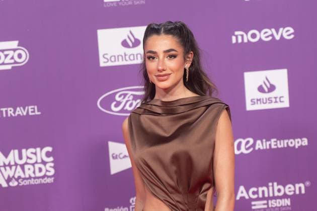 Photocall of Los40 Music Awards Santander 2025 in Valencia Influencer Lola Lolita during the photocall prior to the Los40 Music Awards Santander 2025, at the Roig Arena, on November 7, 2025, in Valencia, Comunidad Valenciana Spain This edition marks the 20th anniversary of the awards, considered one of the most important music events in Spain and internationally 07 NOVEMBER 2025 MUSIC FAMOUS SINGERS LOS 40 POSED PHOTOCALL Valencia Comunidad Valenciana Valencia Comunidad Valenciana Spain  Copyright: xJorgexGilx 7085022