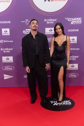 Photocall of Los40 Music Awards Santander 2025 in Valencia Rels B and Nicole Betancur during the photocall prior to the Los40 Music Awards Santander 2025, at the Roig Arena, on November 7, 2025, in Valencia, Comunidad Valenciana Spain This edition marks the 20th anniversary of the awards, considered one of the most important music events in Spain and internationally 07 NOVEMBER 2025 MUSIC FAMOUSES SINGERS LOS 40 POSED PHOTOCALL Valencia Comunidad Valenciana Valencia Comunidad Valenciana Spain  Copyright: xJorgexGilx 7085044