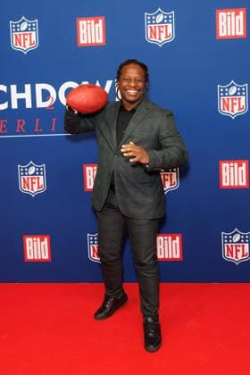 Empfang - BILD NFL TOUCHDOWN BERLIN - Mola Adebisi beim BILD TOUCHDOWN BERLIN National Football League - Empfang, anlässlich des ersten regulären Saisonspiels der NFL Teams Indianapolis Colts vs. Atlanta Falcons am 07.11.2025 im Axel-Springer-Hochhaus in Berlin. Copyright: xEventpressxKochanx