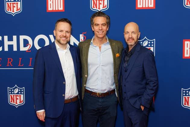 Empfang - BILD NFL TOUCHDOWN BERLIN - Maik Brodowski, Benedikt Färber und Michael Müller beim BILD TOUCHDOWN BERLIN National Football League - Empfang, anlässlich des ersten regulären Saisonspiels der NFL Teams Indianapolis Colts vs. Atlanta Falcons am 07.11.2025 im Axel-Springer-Hochhaus in Berlin. Copyright: xEventpressxKochanx