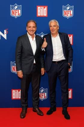 Empfang - BILD NFL TOUCHDOWN BERLIN - Carsten Schmidt und Jörg Wacker beim BILD TOUCHDOWN BERLIN National Football League - Empfang, anlässlich des ersten regulären Saisonspiels der NFL Teams Indianapolis Colts vs. Atlanta Falcons am 07.11.2025 im Axel-Springer-Hochhaus in Berlin. Copyright: xEventpressxKochanx