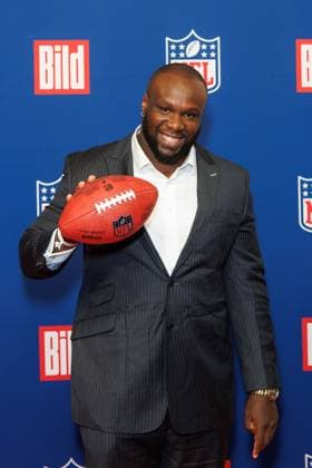 Empfang - BILD NFL TOUCHDOWN BERLIN - David Bada beim BILD TOUCHDOWN BERLIN National Football League - Empfang, anlässlich des ersten regulären Saisonspiels der NFL Teams Indianapolis Colts vs. Atlanta Falcons am 07.11.2025 im Axel-Springer-Hochhaus in Berlin. Copyright: xEventpressxKochanx
