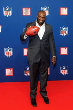 Empfang - BILD NFL TOUCHDOWN BERLIN - David Bada beim BILD TOUCHDOWN BERLIN National Football League - Empfang, anlässlich des ersten regulären Saisonspiels der NFL Teams Indianapolis Colts vs. Atlanta Falcons am 07.11.2025 im Axel-Springer-Hochhaus in Berlin. Copyright: xEventpressxKochanx