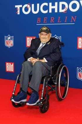 Empfang - BILD NFL TOUCHDOWN BERLIN - Frank Arthur Athanason beim BILD TOUCHDOWN BERLIN National Football League - Empfang, anlässlich des ersten regulären Saisonspiels der NFL Teams Indianapolis Colts vs. Atlanta Falcons am 07.11.2025 im Axel-Springer-Hochhaus in Berlin. Copyright: xEventpressxKochanx