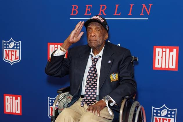 Empfang - BILD NFL TOUCHDOWN BERLIN - Enoch Woody Woodhouse beim BILD TOUCHDOWN BERLIN National Football League - Empfang, anlässlich des ersten regulären Saisonspiels der NFL Teams Indianapolis Colts vs. Atlanta Falcons am 07.11.2025 im Axel-Springer-Hochhaus in Berlin. Copyright: xEventpressxKochanx