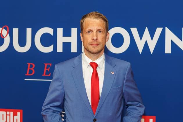 Empfang - BILD NFL TOUCHDOWN BERLIN - Oliver Pocher beim BILD TOUCHDOWN BERLIN National Football League - Empfang, anlässlich des ersten regulären Saisonspiels der NFL Teams Indianapolis Colts vs. Atlanta Falcons am 07.11.2025 im Axel-Springer-Hochhaus in Berlin. *** Reception BILD NFL TOUCHDOWN BERLIN Oliver Pocher at the BILD TOUCHDOWN BERLIN National Football League reception, on the occasion of the first regular season game of the NFL teams Indianapolis Colts vs Atlanta Falcons on 07 11 2025 at the Axel Springer Hochhaus in Berlin Copyright: xEventpressxKochanx