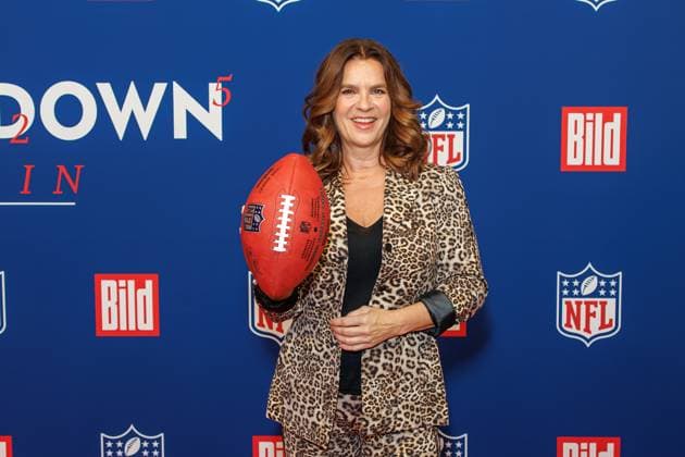 Empfang - BILD NFL TOUCHDOWN BERLIN - Katarina Witt beim BILD TOUCHDOWN BERLIN National Football League - Empfang, anlässlich des ersten regulären Saisonspiels der NFL Teams Indianapolis Colts vs. Atlanta Falcons am 07.11.2025 im Axel-Springer-Hochhaus in Berlin. Copyright: xEventpressxKochanx