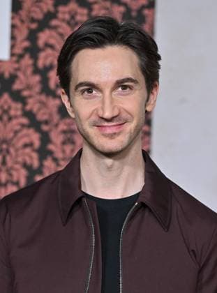 ˜The Beast In Me™ FYC Event Daniel Pearle arriving to ˜The Beast In Me™ FYC event held at the Netflix Tudum Theater on November 7, 2025 in Hollywood, Ca. Hollywood Netflix Tudum Theater California USA Copyright: xLISAxOConnor xAFF-USA.COMx