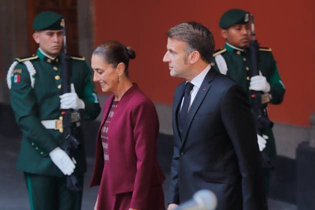 French President Emmanuel Macron working visit to Mexico Mexico™s President Claudia Sheinbaum Pardo and French President Emmanuel Macron attend the welcome ceremony as part of Emmanuel Macron working visit to Mexico at the National Palace. on November 7, 2025 in Mexico City, Mexico. Mexico City CDMX Mexico Copyright: xCarlosxSantiagox