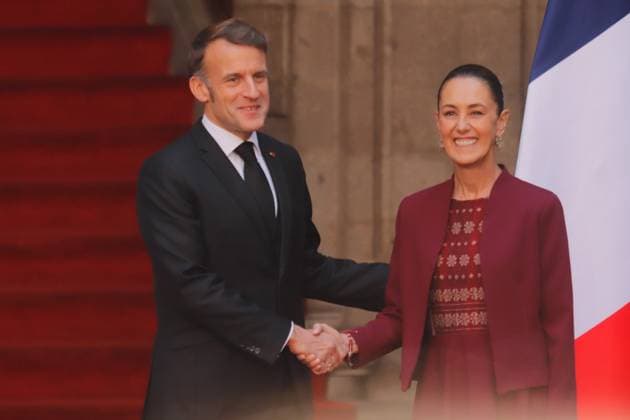 French President Emmanuel Macron working visit to Mexico Mexico™s President Claudia Sheinbaum Pardo and French President Emmanuel Macron during the welcome ceremony as part of Emmanuel Macron working visit to Mexico at the National Palace. on November 7, 2025 in Mexico City, Mexico. Mexico City CDMX Mexico Copyright: xCarlosxSantiagox