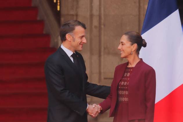 French President Emmanuel Macron working visit to Mexico Mexico™s President Claudia Sheinbaum Pardo and French President Emmanuel Macron during the welcome ceremony as part of Emmanuel Macron working visit to Mexico at the National Palace. on November 7, 2025 in Mexico City, Mexico. Mexico City CDMX Mexico Copyright: xCarlosxSantiagox