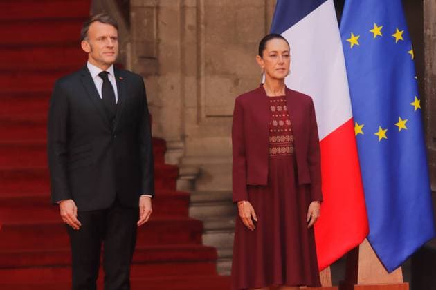 French President Emmanuel Macron working visit to Mexico Mexico™s President Claudia Sheinbaum Pardo and French President Emmanuel Macron during the welcome ceremony as part of Emmanuel Macron working visit to Mexico at the National Palace. on November 7, 2025 in Mexico City, Mexico. Mexico City CDMX Mexico Copyright: xCarlosxSantiagox