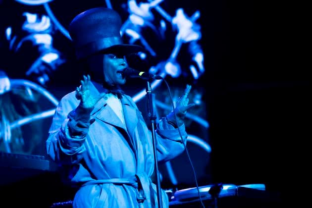 Erykah Badu In Concert Erykah Badu performs live in concert at Alcatraz in Milano, Italy, on November 7, 2025. Milano Milano Italy  Copyright: xMairoxCinquettix originalFilename: cinquetti-erykahba251108_np0d5.jpg