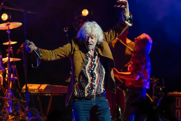 Entertainment Bilder des Tages The Boomtown Rats perform at Manchester Bridgewater Hall Bob Geldof of The Boomtown Rats performs at Manchester Bridgewater Hall as part of their 50th Anniversary tour, 7th November 2025, Credit:Mike Gray Avalon  Copyright: xMikexGrayx xAvalonx 1051030939