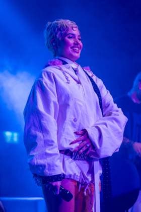 Mabel live at The Village Underground Mabel performing live at The Village Underground, London, UK, 07 November 2025., Credit:JIMMY JAMES Avalon UK, London  Copyright: xJIMMYxJAMESx xAvalonx 1051041188