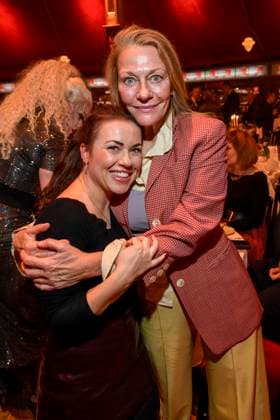 abb Palazzo- Sarah Tkotsch und Karen Boehne zu Gast bei der Gala Premiere von Kolja Kleeberg und Hans-Peter Wodarz 17. Dinner Show Unikate im PALAZZO-Spiegelpalast am 07.11.2025 in Berlin Berlin Deutschland