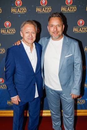 Gala-Premiere 2025 der Palazzo Dinner Show im Spiegelpalast in Berlin Berlin, 7.11.2025 Axel Pape und Lars Pap bei der Gala-Premiere 2025 der Palazzo Dinner Show im Spiegelpalast in Berlin Berlin Copyright: xMatthiasxGränzdörferx