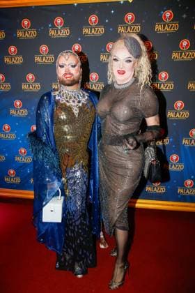 Gala-Premiere 2025 der Palazzo Dinner Show im Spiegelpalast in Berlin Berlin, 7.11.2025 Gisela Kloppke und Sheila Wolf bei der Gala-Premiere 2025 der Palazzo Dinner Show im Spiegelpalast in Berlin Berlin Copyright: xMatthiasxGränzdörferx