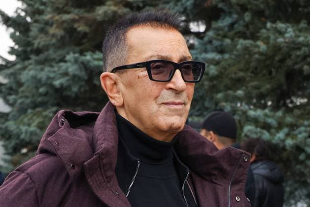 RUSSIA, MOSCOW - NOVEMBER 8, 2025: Singer Alexander Buinov arrives for a farewell ceremony for the late Soviet and Russian TV host and actor Yuri Nikolayev at the Troyekurovo funeral home. Yuri Nikolayev passed away on 4 November 2025 at the age of 76 Moscow Russia  - ZUMAt113 20251108_zaa_t113_056 Copyright: xVladimirxGerdox