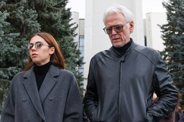 RUSSIA, MOSCOW - NOVEMBER 8, 2025: Singer Alexander Marshal arrives for a farewell ceremony for the late Soviet and Russian TV host and actor Yuri Nikolayev at the Troyekurovo funeral home. Yuri Nikolayev passed away on 4 November 2025 at the age of 76 Moscow Russia  - ZUMAt113 20251108_zaa_t113_081 Copyright: xVladimirxGerdox