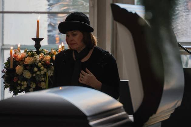 RUSSIA, MOSCOW - NOVEMBER 8, 2025: A farewell ceremony for the late Soviet and Russian TV host and actor Yuri Nikolayev at the Troyekurovo funeral home. Yuri Nikolayev passed away on 4 November 2025 at the age of 76 Moscow Russia  - ZUMAt113 20251108_zaa_t113_086 Copyright: xVladimirxGerdox