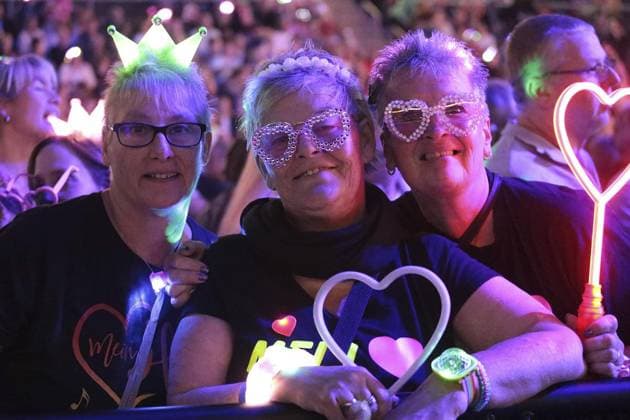Die Schlagernacht des Jahres 2025 in der Arena Oberhausen ** NUR FÜR REDAKTIONELLE ZWECKE ** EDITORIAL USE ONLY **<p>Schlagerfans bei der Schlagernacht des Jahres 2025 am Samstag den 08. November 2025 in der Arena Oberhausen Foto : Frank Oppitz FUNKE Foto Services< p> Bun Deutschland NRW Oberhausen Copyright: FrankxOppitz