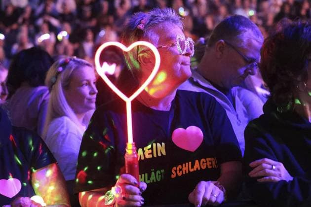 Die Schlagernacht des Jahres 2025 in der Arena Oberhausen ** NUR FÜR REDAKTIONELLE ZWECKE ** EDITORIAL USE ONLY **<p>Schlagerfans bei der Schlagernacht des Jahres 2025 am Samstag den 08. November 2025 in der Arena Oberhausen Foto : Frank Oppitz FUNKE Foto Services< p> Bun Deutschland NRW Oberhausen Copyright: FrankxOppitz