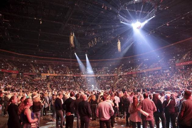 Die Schlagernacht des Jahres 2025 in der Arena Oberhausen ** NUR FÜR REDAKTIONELLE ZWECKE ** EDITORIAL USE ONLY **<p>Schlagerfans bei der Schlagernacht des Jahres 2025 am Samstag den 08. November 2025 in der Arena Oberhausen Foto : Frank Oppitz FUNKE Foto Services< p> Bun Deutschland NRW Oberhausen Copyright: FrankxOppitz