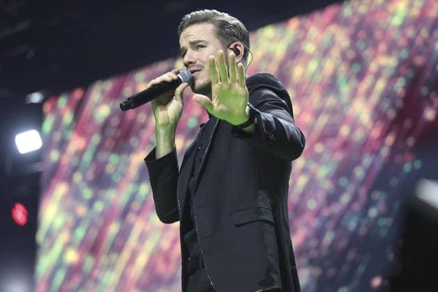 Die Schlagernacht des Jahres 2025 in der Arena Oberhausen ** NUR FÜR REDAKTIONELLE ZWECKE ** EDITORIAL USE ONLY **<p>Eric Philippi bei der Schlagernacht des Jahres 2025 am Samstag den 08. November 2025 in der Arena Oberhausen Foto : Frank Oppitz FUNKE Foto Services< p> Bun Deutschland NRW Oberhausen Copyright: FrankxOppitz