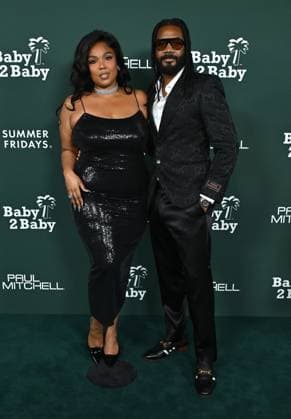2025 Baby2Baby Gala Lizzo and Mike Wright arriving to the 2025 Baby2Baby Gala presented by Paul Mitchell at the Pacific Design Center on November 8, 2025 in West Hollywood, Ca. West Hollywood Pacific Design Center California USA Copyright: xLisaxOConnor xAFF-USA.COMx