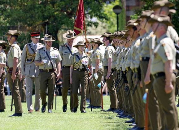 PRINCESS ANNE VISIT, Her Royal Highness Princess Anne inspects the Centenary Parade at Victoria Barracks in Sydney, New South Wales, Sunday, November 9th, 2025. Princess Anne is visiting Australia to mark the Centenary of the Royal Australian Corps of Signals. ( NO ARCHIVING Sydney New South Wales Australia  Copyright: xDamianxShawx 20251109113726070681
