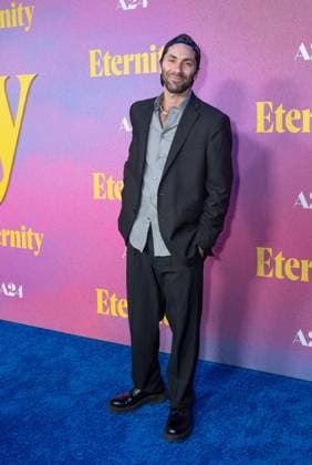 November 8, 2025, Bronx, New York, USA: Nev Schulman attends Eternity premiere at Regal Union Square in New York, NY on November 8, 2025. Bronx USA - ZUMAr339 20251108_znp_r339_057 Copyright: xLevxRadinx