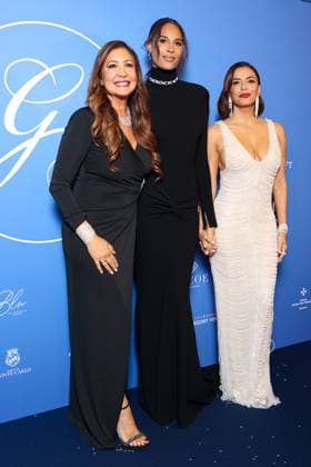 The Global Gift Gala at Four Seasons Hotel George V in Paris Global Gift Gala at Four Seasons Hotel George V in Paris Maria Bravo, Cindy Bruna and Eva Longoria 450500 2025 11 08 Paris France  Copyright: xSebastienxFremontx xStarfacex STAR_450500_129
