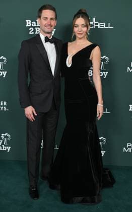 2025 Baby2Baby Gala Evan Spiegel and Miranda Kerr arriving to the 2025 Baby2Baby Gala presented by Paul Mitchell at the Pacific Design Center on November 8, 2025 in West Hollywood, Ca. West Hollywood Pacific Design Center California USA Copyright: xLISAxOConnor xAFF-USA.COMx