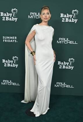 2025 Baby2Baby Gala Elsa Hosk arriving to the 2025 Baby2Baby Gala presented by Paul Mitchell at the Pacific Design Center on November 8, 2025 in West Hollywood, Ca. West Hollywood Pacific Design Center California USA Copyright: xLISAxOConnor xAFF-USA.COMx