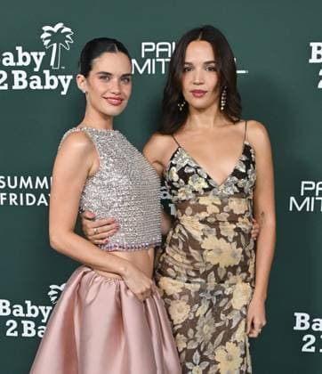 2025 Baby2Baby Gala Sara Sampaio and Georgie Flores arriving to the 2025 Baby2Baby Gala presented by Paul Mitchell at the Pacific Design Center on November 8, 2025 in West Hollywood, Ca. West Hollywood Pacific Design Center California USA Copyright: xLISAxOConnor xAFF-USA.COMx