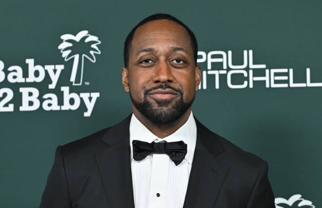 2025 Baby2Baby Gala Jaleel White arriving to the 2025 Baby2Baby Gala presented by Paul Mitchell at the Pacific Design Center on November 8, 2025 in West Hollywood, Ca. West Hollywood Pacific Design Center California USA Copyright: xLISAxOConnor xAFF-USA.COMx